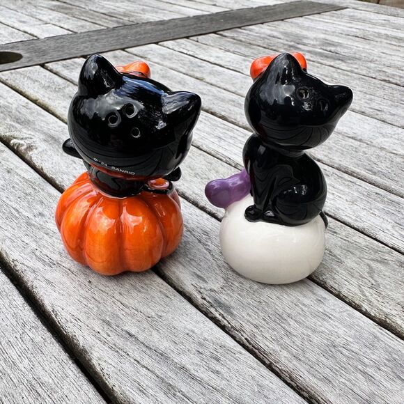 Blue Sky Hello Kitty & Friends Halloween Skull & Pumpkin Salt & Pepper Set 2024 - Picture 2 of 12